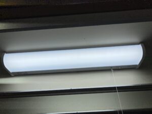 佐倉市、キッチン照明交換
