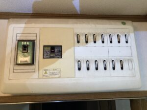 船橋市、漏電ブレーカ交換